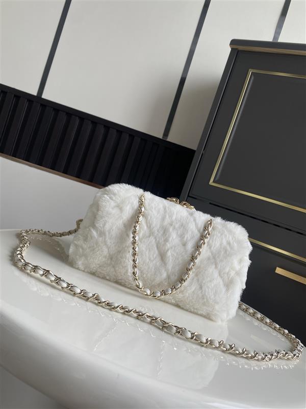 2026131205933697 700